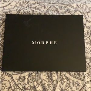 Morphe 35B palette.